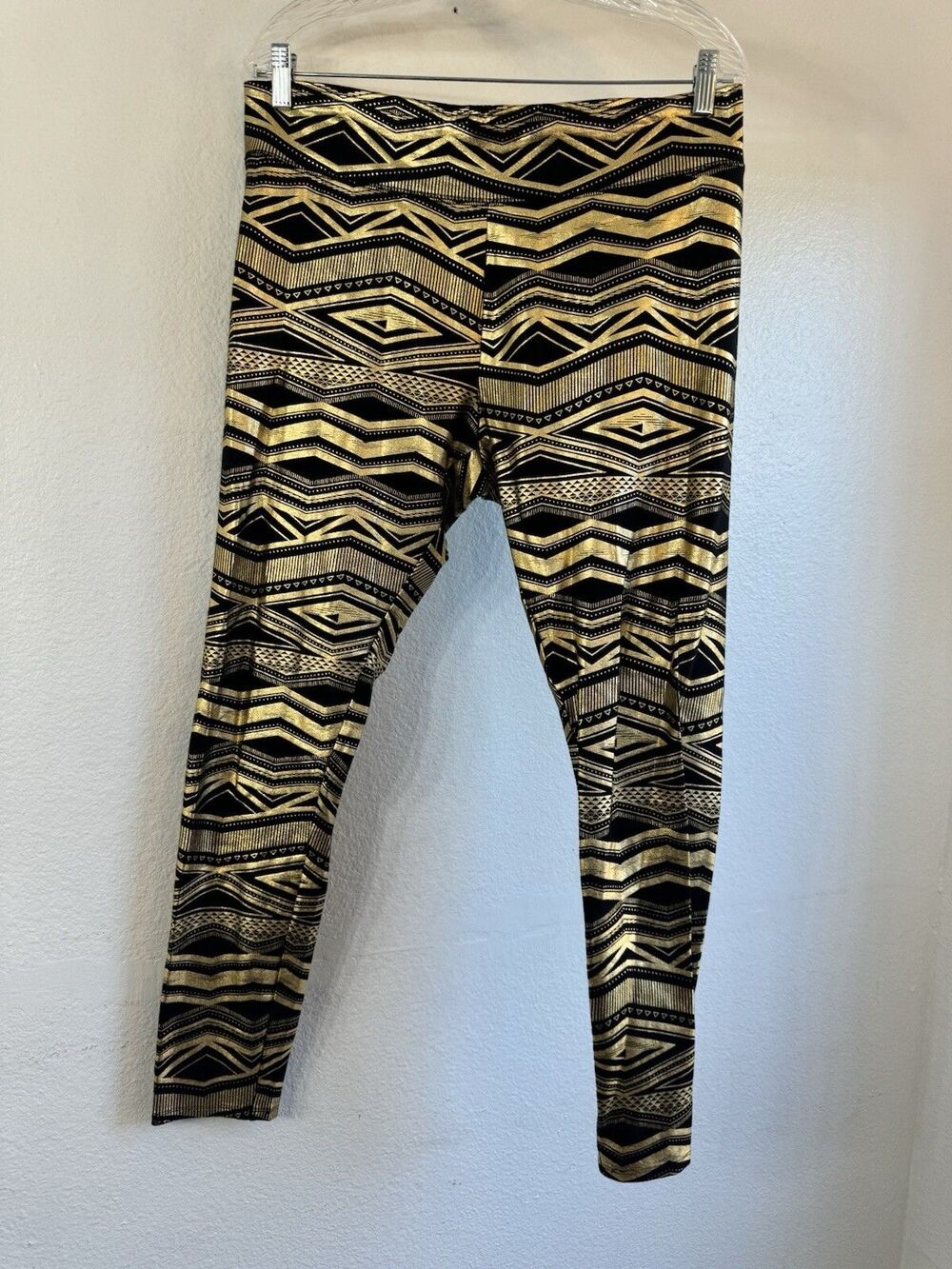 City Streets Black And Gold Design Leggings XL